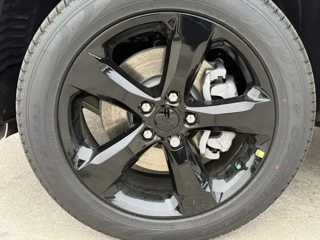 Nuevos JEEP GRAND CHEROKEE L à Estados chez autogozo