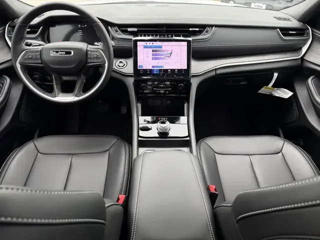 Nuevos JEEP GRAND CHEROKEE L à Estados chez autogozo