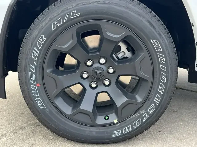 Nuevos RAM 1500 à Estados chez autogozo