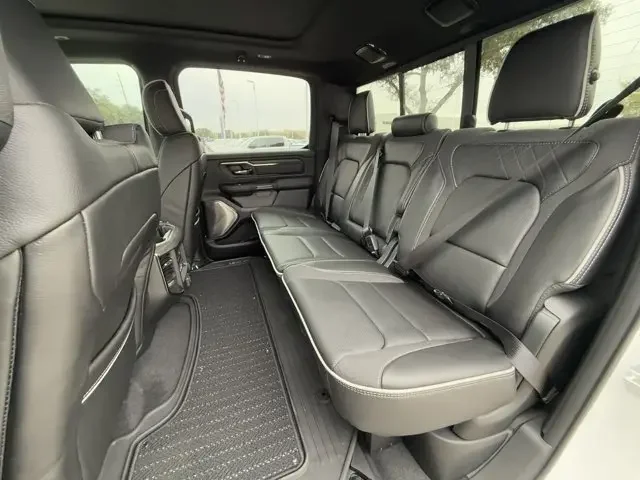 Nuevos RAM 1500 à Estados chez autogozo