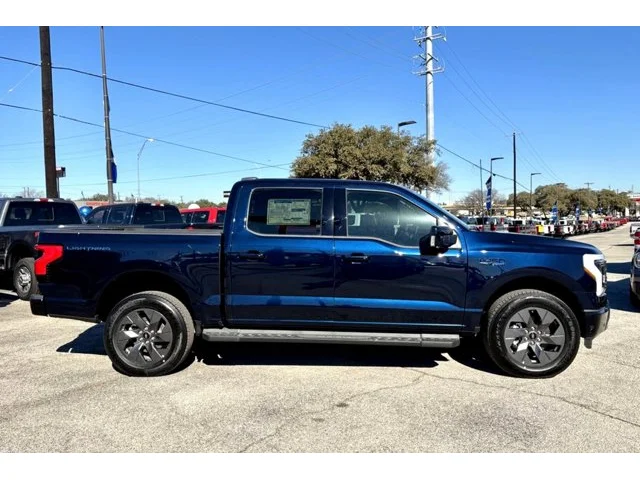 Nuevos FORD F-150 LIGHTNING à Estados chez autogozo