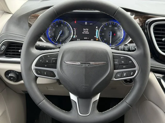 SEMINUEVOS CHRYSLER Pacifica a Estados en autogozo