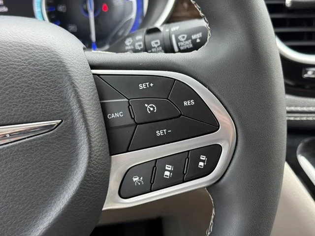 SEMINUEVOS CHRYSLER Pacifica a Estados en autogozo