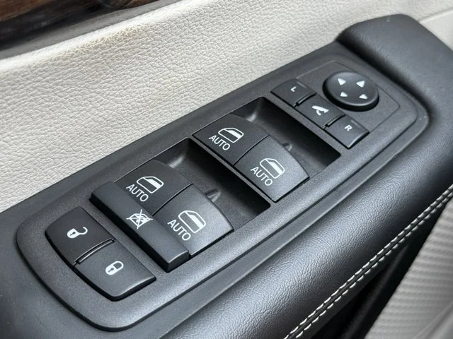 SEMINUEVOS CHRYSLER Pacifica a Estados en autogozo