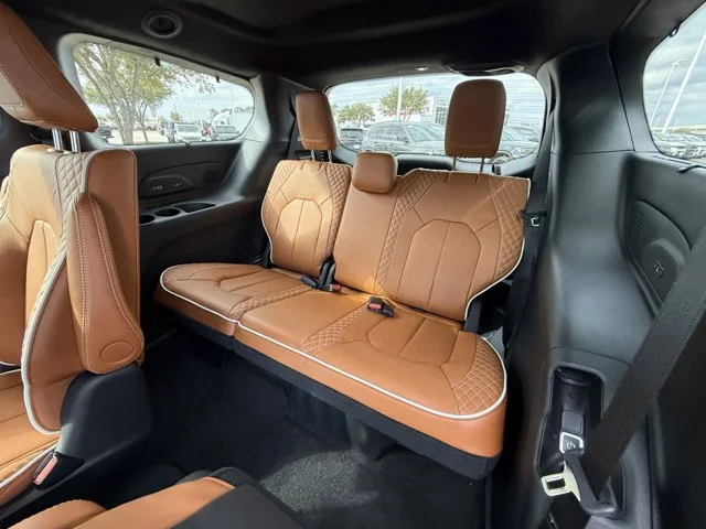 Nuevos CHRYSLER PACIFICA à Estados chez autogozo