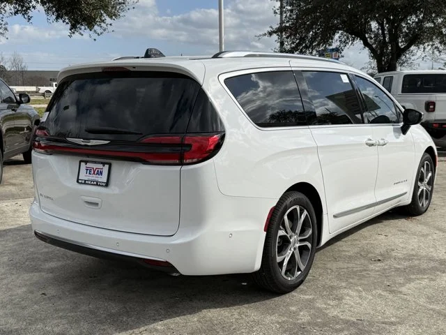 Nuevos CHRYSLER PACIFICA à Estados chez autogozo