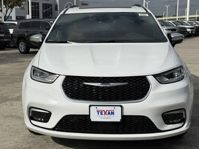 Nuevos CHRYSLER PACIFICA à Estados chez autogozo