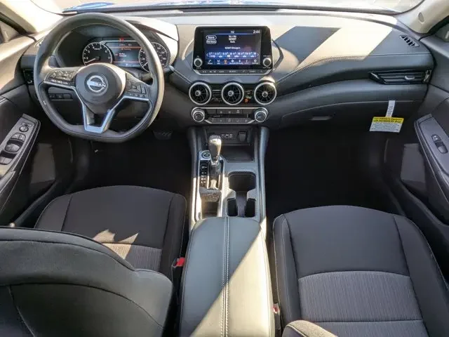 Nuevos NISSAN SENTRA à Estados chez autogozo