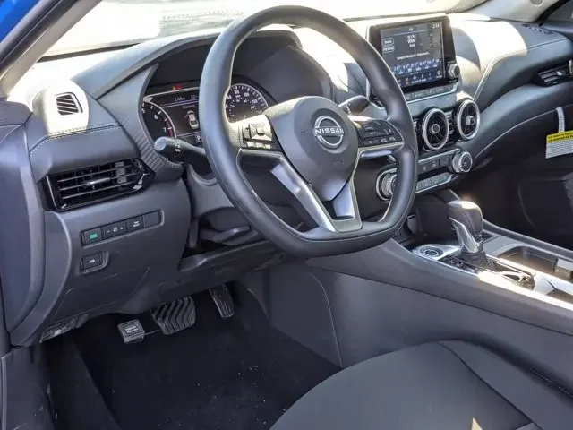 Nuevos NISSAN SENTRA à Estados chez autogozo