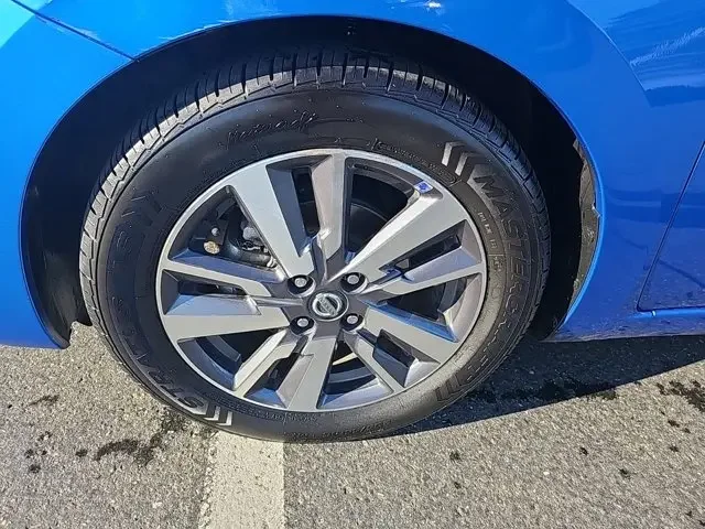 SEMINUEVOS NISSAN Versa a Estados en autogozo