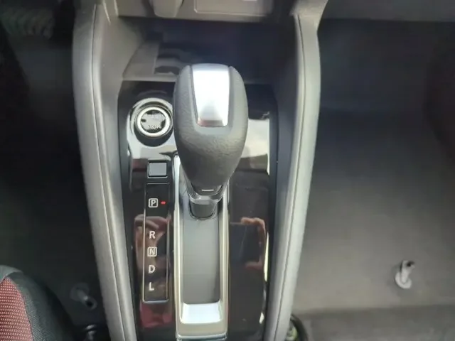 Nuevos NISSAN VERSA à Estados chez autogozo