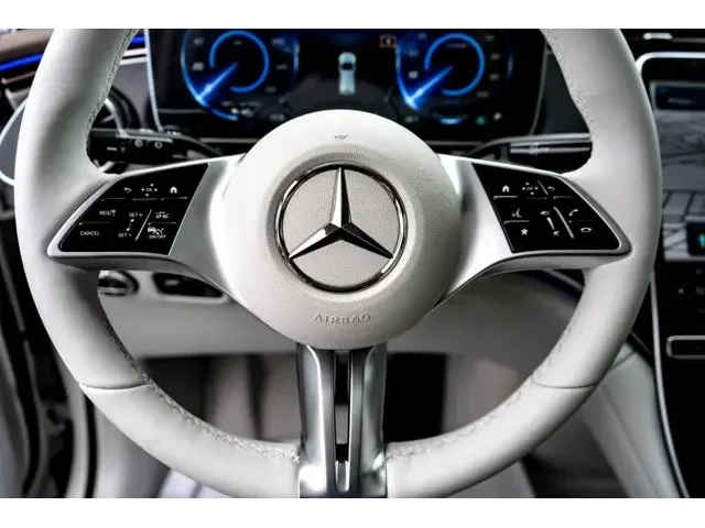 Nuevos MERCEDES-BENZ EQE à Estados chez autogozo