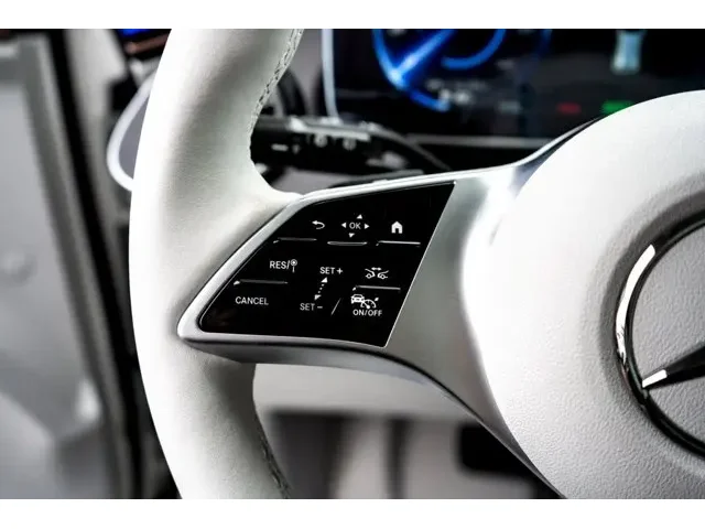 Nuevos MERCEDES-BENZ EQE à Estados chez autogozo