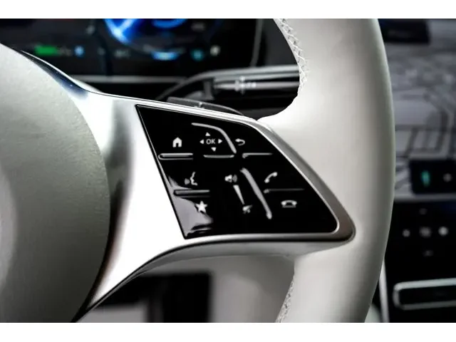 Nuevos MERCEDES-BENZ EQE à Estados chez autogozo