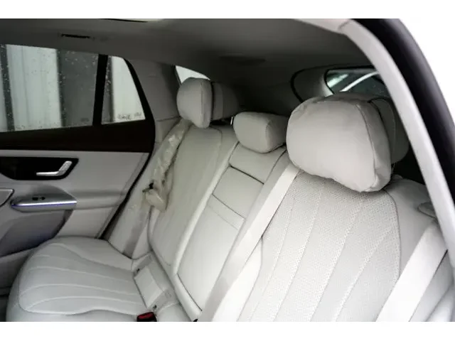 Nuevos MERCEDES-BENZ EQE à Estados chez autogozo