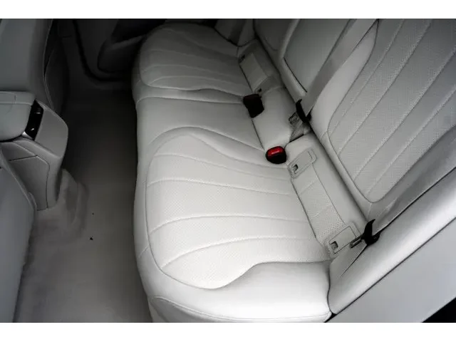 Nuevos MERCEDES-BENZ EQE à Estados chez autogozo