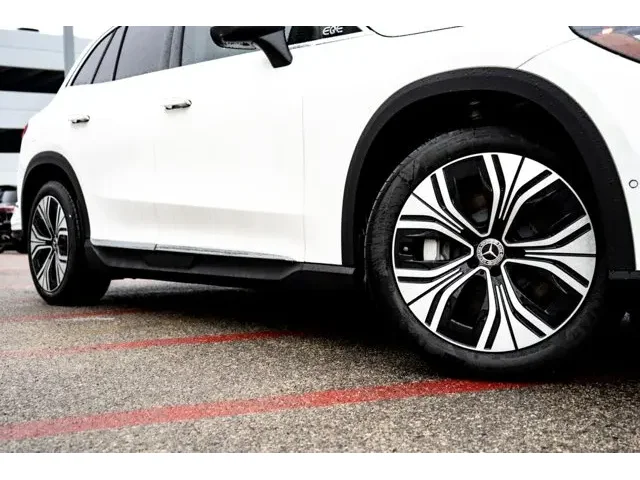 Nuevos MERCEDES-BENZ EQE à Estados chez autogozo