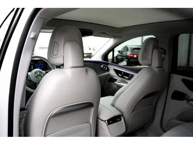 Nuevos MERCEDES-BENZ EQE à Estados chez autogozo