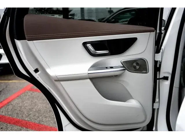 Nuevos MERCEDES-BENZ EQE à Estados chez autogozo