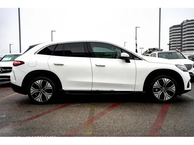 Nuevos MERCEDES-BENZ EQE à Estados chez autogozo