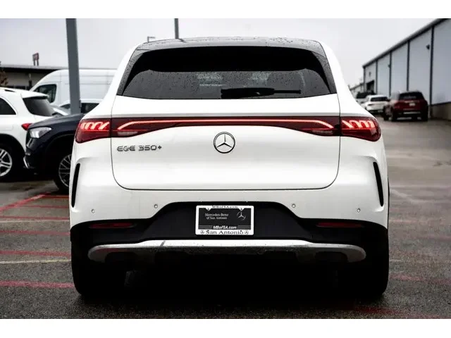 Nuevos MERCEDES-BENZ EQE à Estados chez autogozo