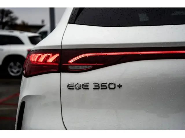 Nuevos MERCEDES-BENZ EQE à Estados chez autogozo