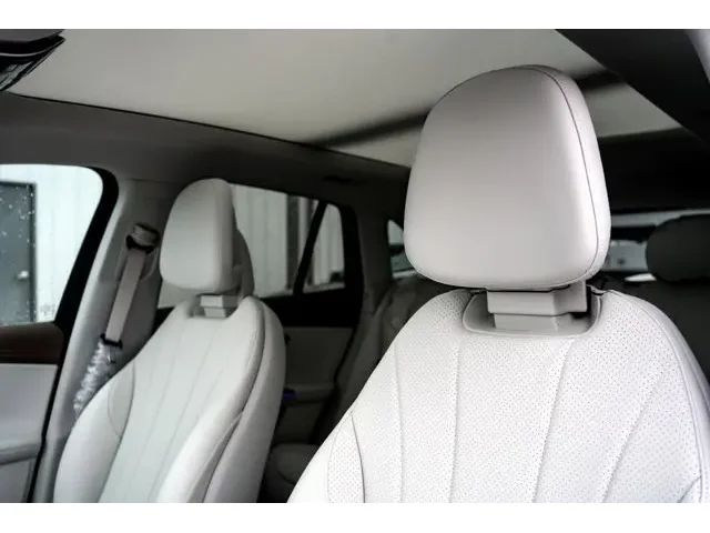 Nuevos MERCEDES-BENZ EQE à Estados chez autogozo