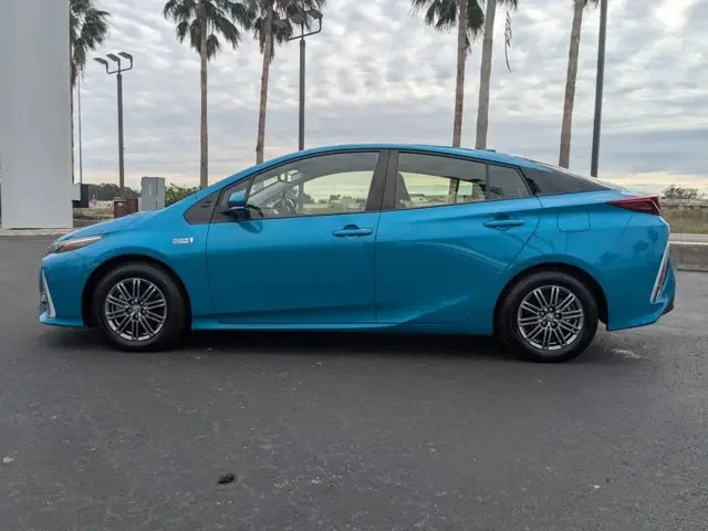 SEMINUEVOS TOYOTA Prius Prime a Estados en autogozo