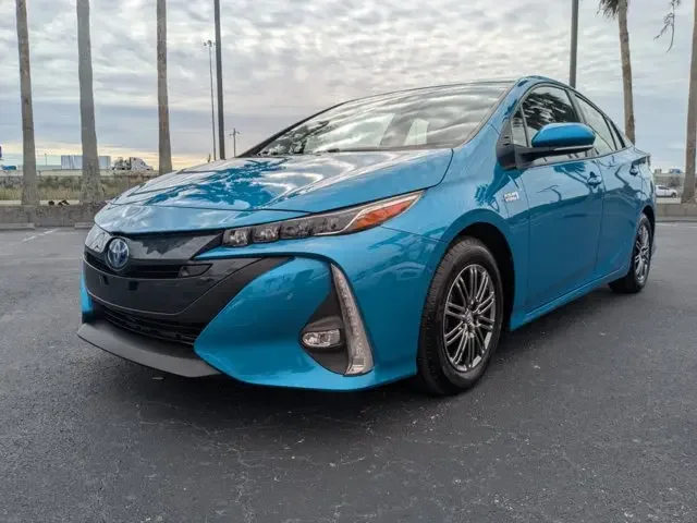 SEMINUEVOS TOYOTA Prius Prime a Estados en autogozo
