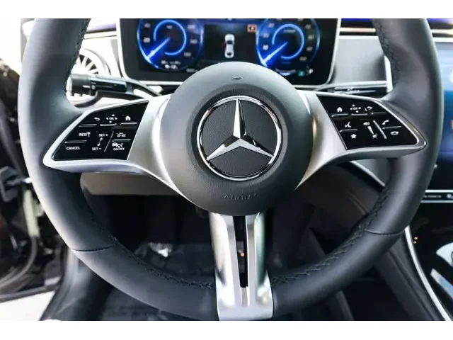 Nuevos MERCEDES-BENZ EQE à Estados chez autogozo