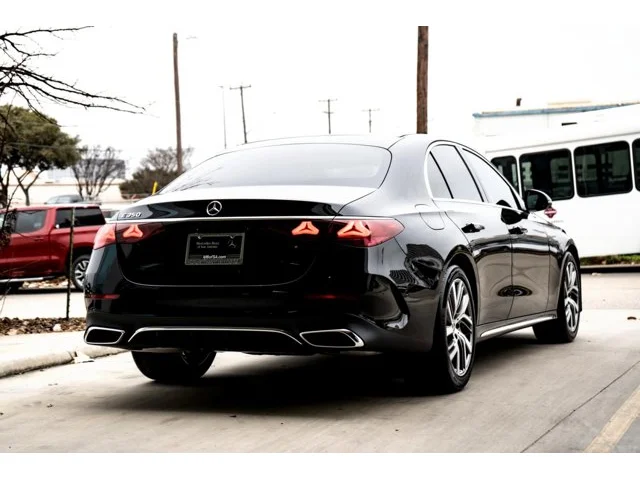 Nuevos MERCEDES-BENZ E-CLASS à Estados chez autogozo