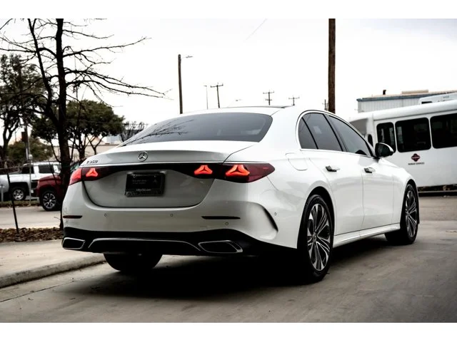 Nuevos MERCEDES-BENZ E-CLASS à Estados chez autogozo
