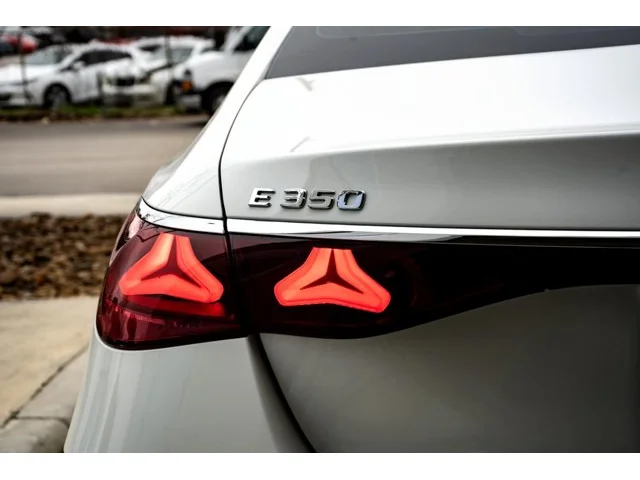 Nuevos MERCEDES-BENZ E-CLASS à Estados chez autogozo