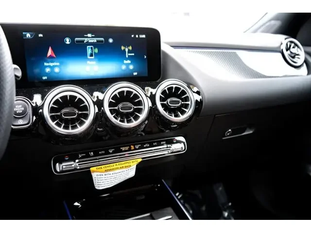 Nuevos MERCEDES-BENZ GLA à Estados chez autogozo