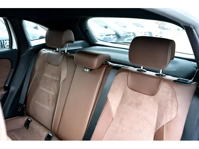 Nuevos MERCEDES-BENZ GLA à Estados chez autogozo