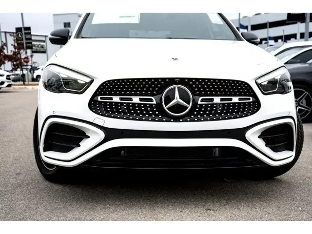 Nuevos MERCEDES-BENZ GLA à Estados chez autogozo