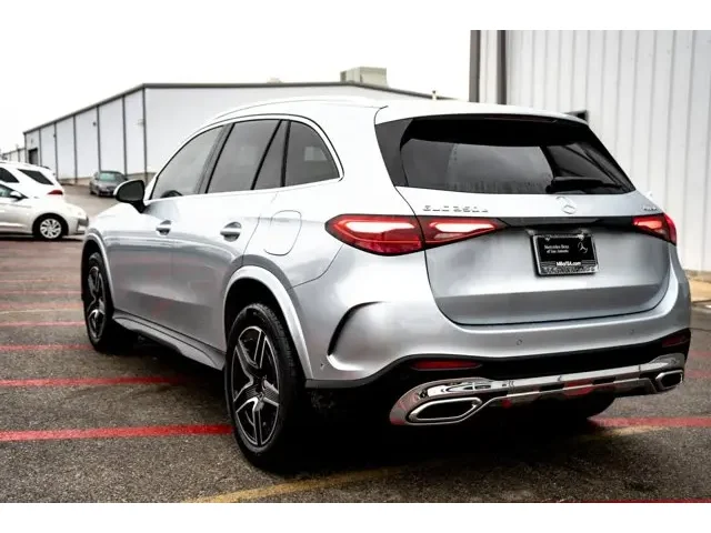 Nuevos MERCEDES-BENZ GLC à Estados chez autogozo
