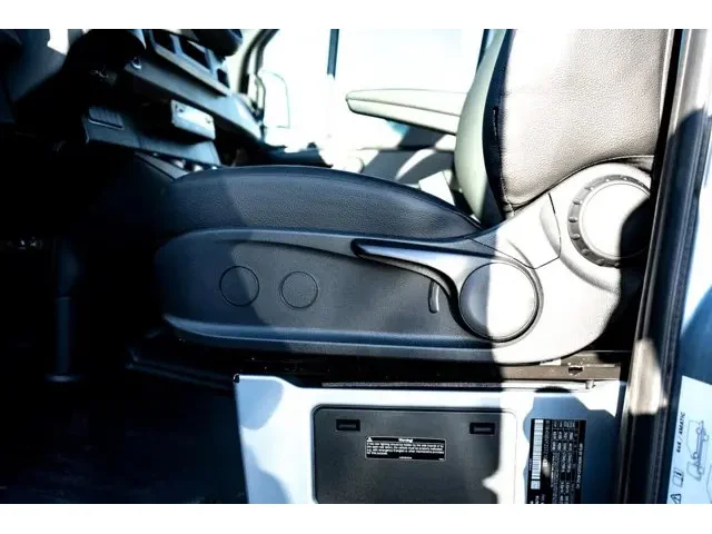 Nuevos MERCEDES-BENZ SPRINTER CREW VAN à Estados chez autogozo