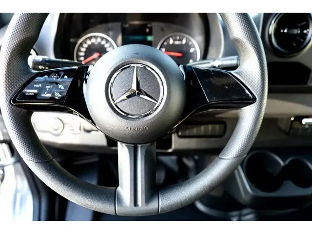 Nuevos MERCEDES-BENZ SPRINTER CREW VAN à Estados chez autogozo