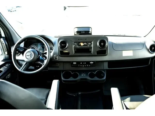 Nuevos MERCEDES-BENZ SPRINTER CREW VAN à Estados chez autogozo