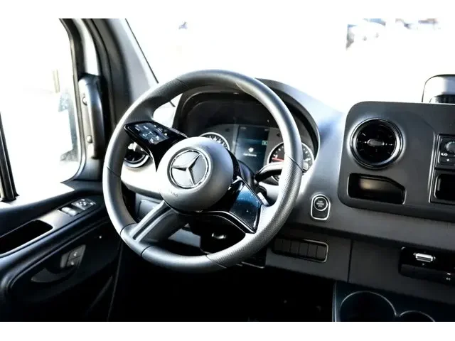 Nuevos MERCEDES-BENZ SPRINTER CREW VAN à Estados chez autogozo