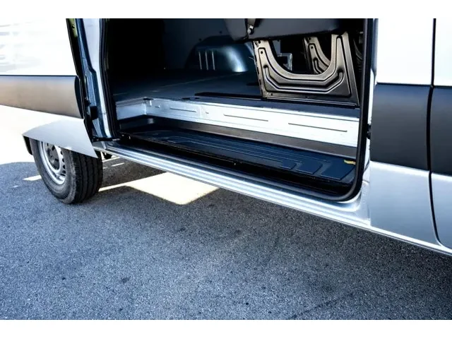 Nuevos MERCEDES-BENZ SPRINTER CREW VAN à Estados chez autogozo