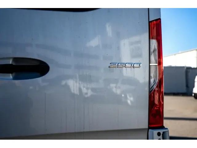 Nuevos MERCEDES-BENZ SPRINTER CREW VAN à Estados chez autogozo