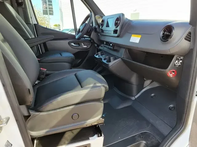 Nuevos MERCEDES-BENZ SPRINTER CARGO VAN à Estados chez autogozo