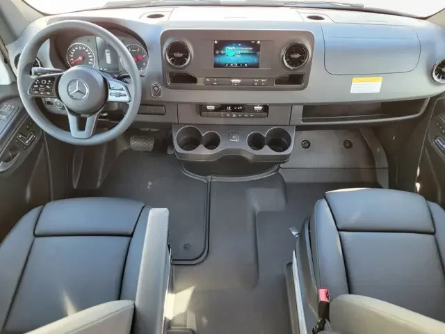 Nuevos MERCEDES-BENZ SPRINTER CARGO VAN à Estados chez autogozo