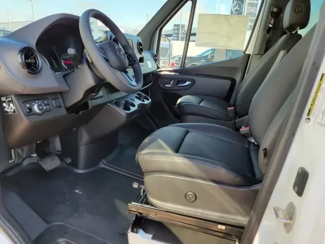 Nuevos MERCEDES-BENZ SPRINTER CARGO VAN à Estados chez autogozo