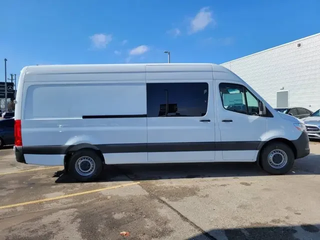 Nuevos MERCEDES-BENZ SPRINTER CARGO VAN à Estados chez autogozo
