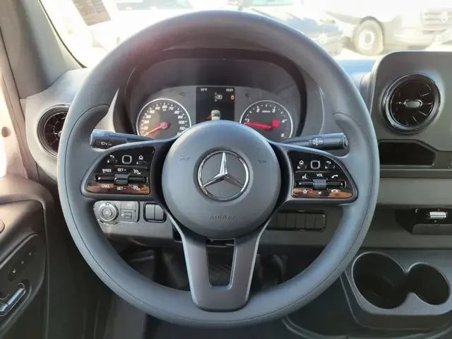 Nuevos MERCEDES-BENZ SPRINTER CARGO VAN à Estados chez autogozo