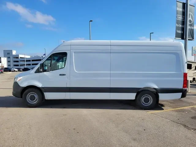 Nuevos MERCEDES-BENZ SPRINTER CARGO VAN à Estados chez autogozo