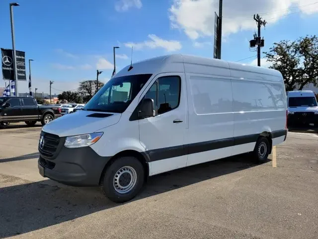 Nuevos MERCEDES-BENZ SPRINTER CARGO VAN à Estados chez autogozo